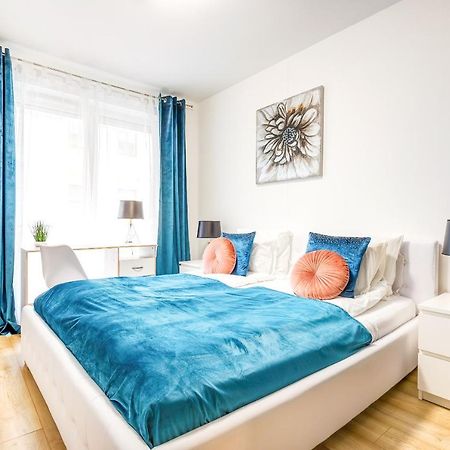 בודפשט Modern Apartment With Free Garage And Balcony In The Downtown מראה חיצוני תמונה