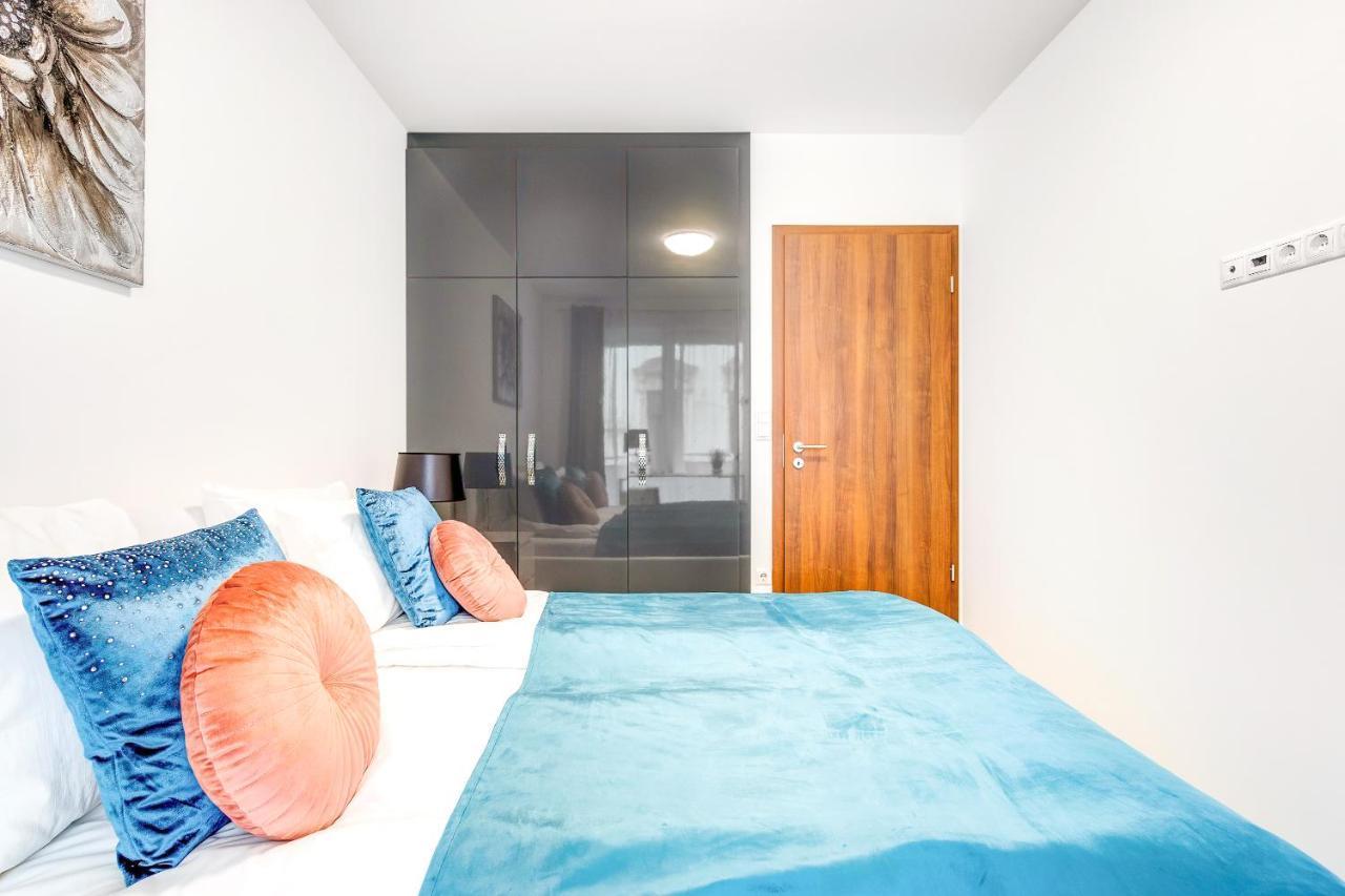 בודפשט Modern Apartment With Free Garage And Balcony In The Downtown מראה חיצוני תמונה